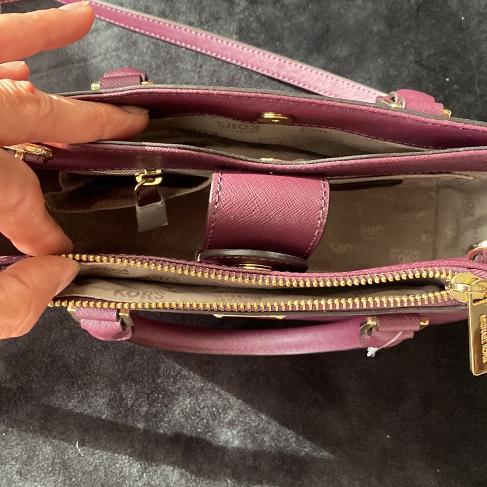 Michael Kors purse - Picture 6 of 12
